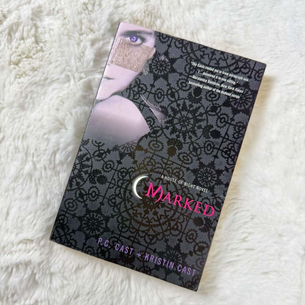 Marked (A House of Night Novel, Book 1) by P.C. Cast & Kristin Cast, Paperback